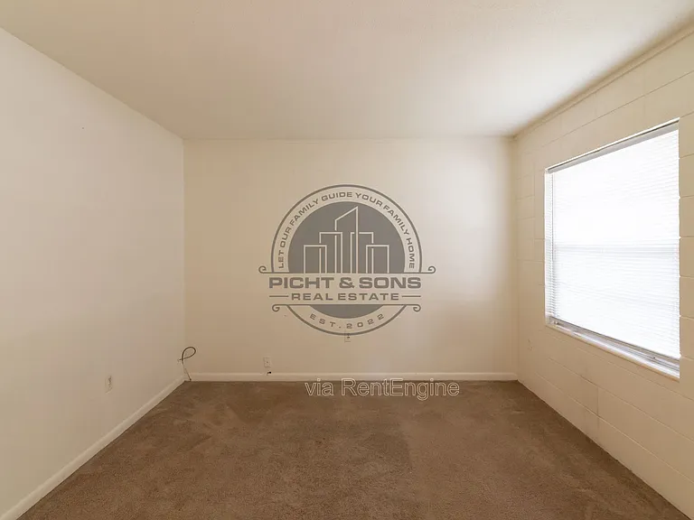 236 Desoto Dr #3 — Photo 8
