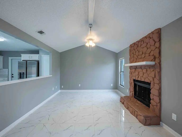 8126 Sable Woods Dr N — Photo 9