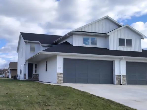 1574 Pond View Dr, Neenah, WI 54956