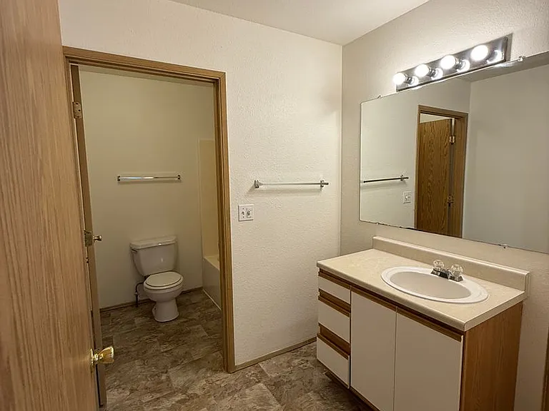 5388 N Hills Dr — Photo 12