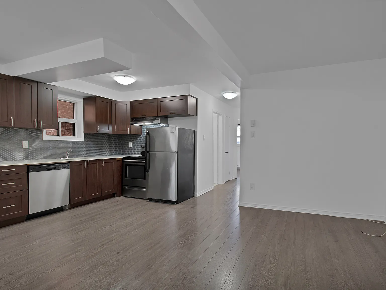 105 Galt Avenue — Photo 4