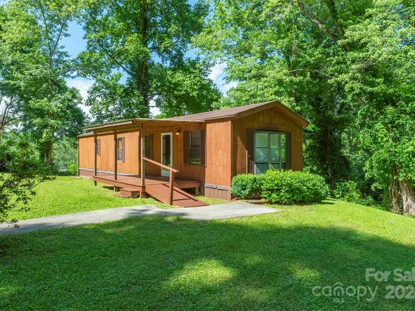 300 Valley St, Marion, NC 28752