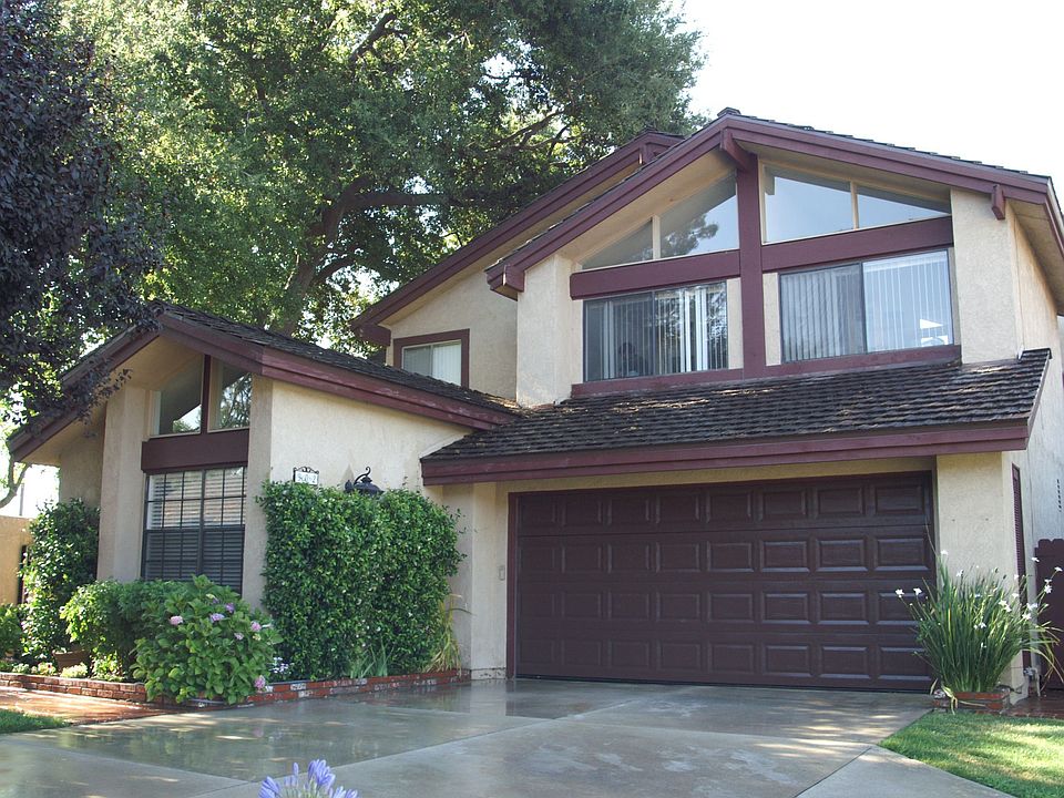 1st image of 902 Keswick Pl