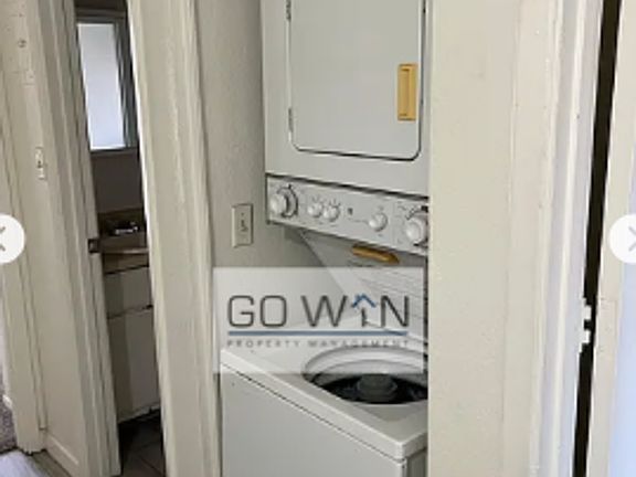5th image of 2801 E Marconi Ave