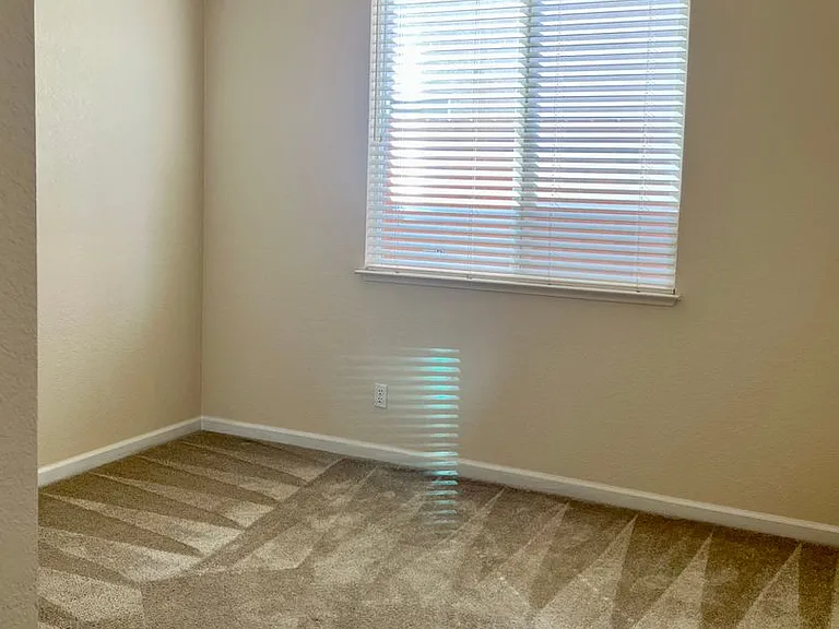 2605 Sage Ct — Photo 6