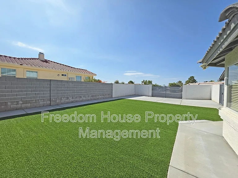 3630 E Vineyard Dr N — Photo 59