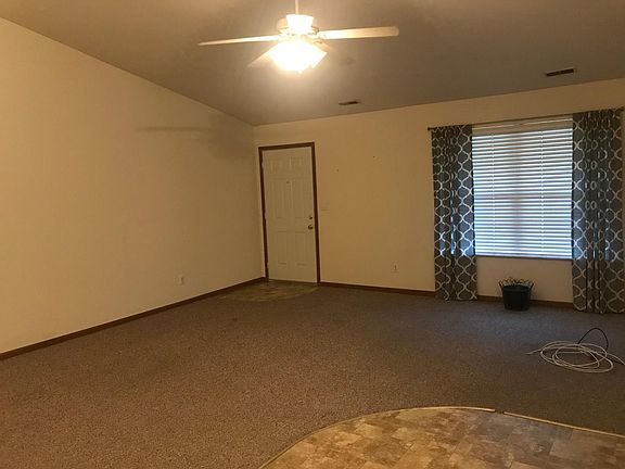 4th image of 580 Trojan Dr