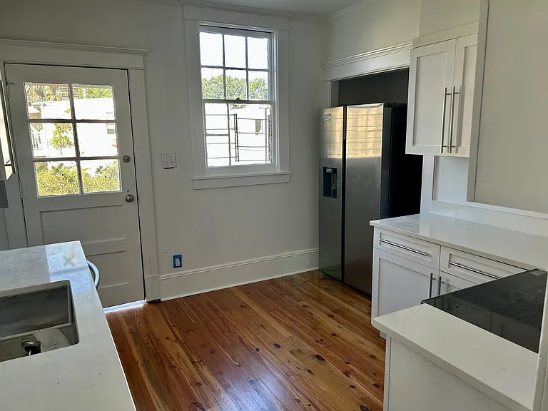 909 Abercorn St — Photo 7