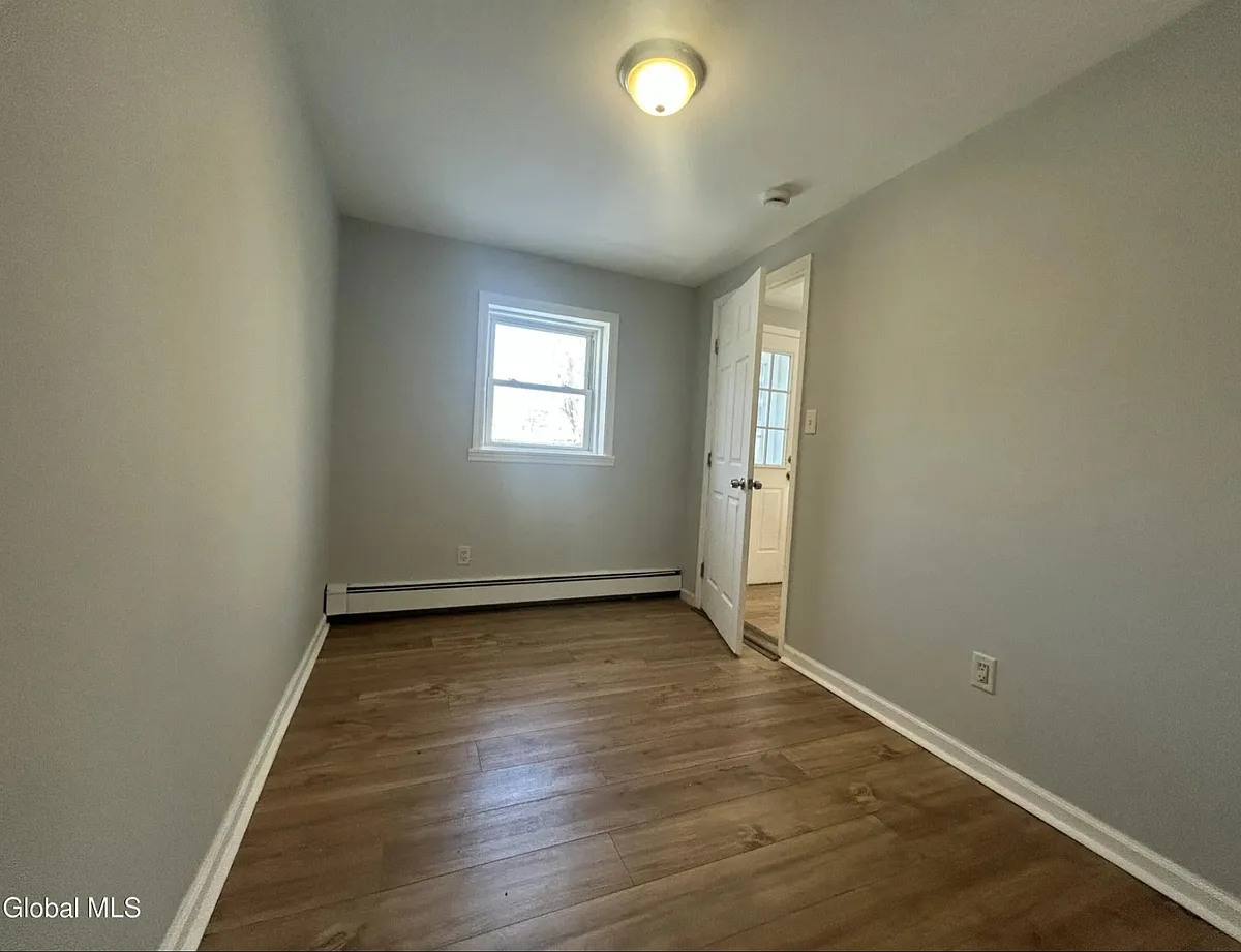 Building Photo - 95 3rd St #1
