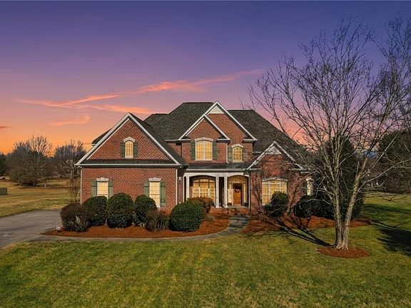 2nd image of 204 Fosseway Dr