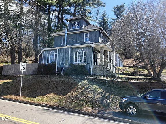 2nd image of 105 Carverton Rd