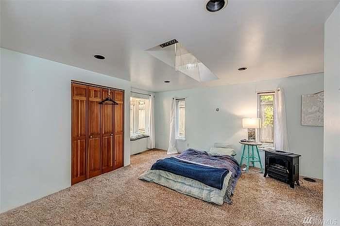 1st image of 18504 10th Ave NE