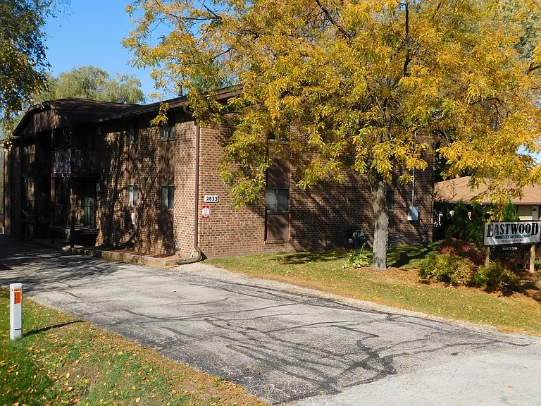 2833 University Ave — Photo 24