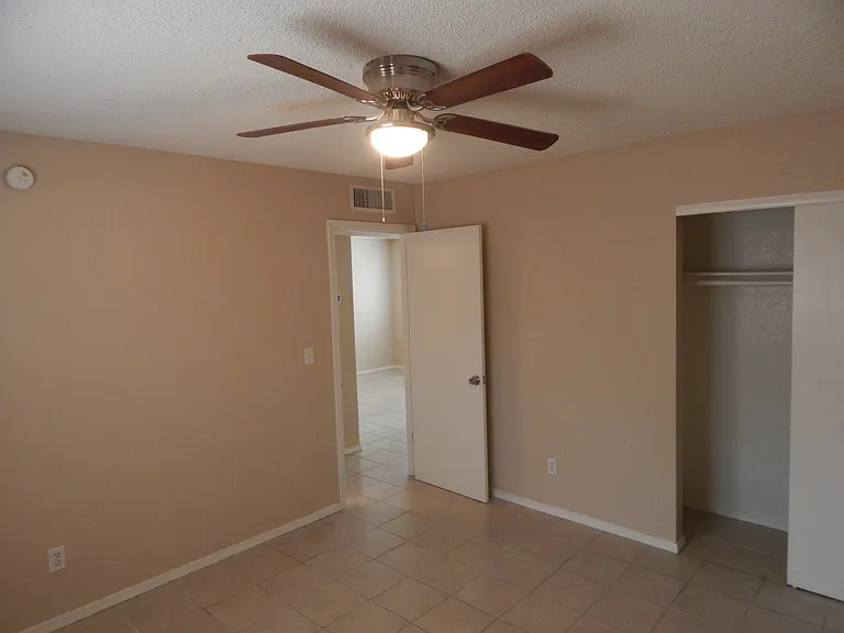 1220 E 24th St #1220 — Photo 12