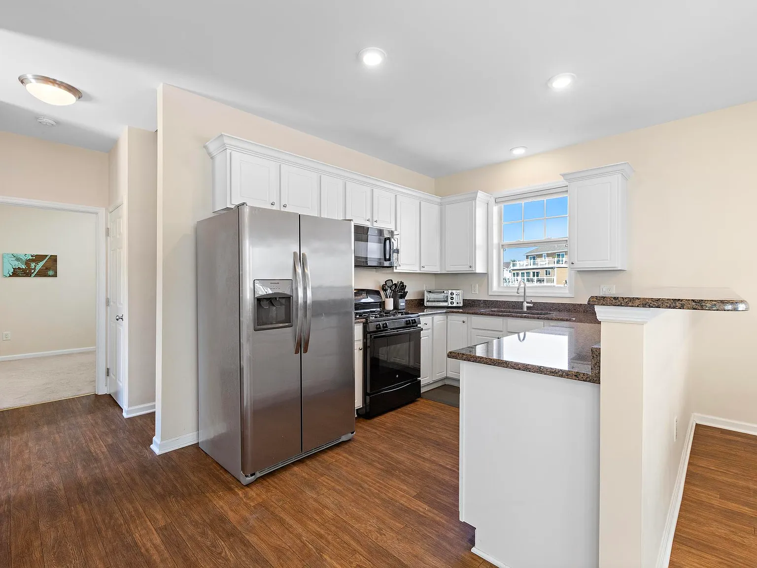 3 bed, 1435 sqft, $2,500 — Photo 4