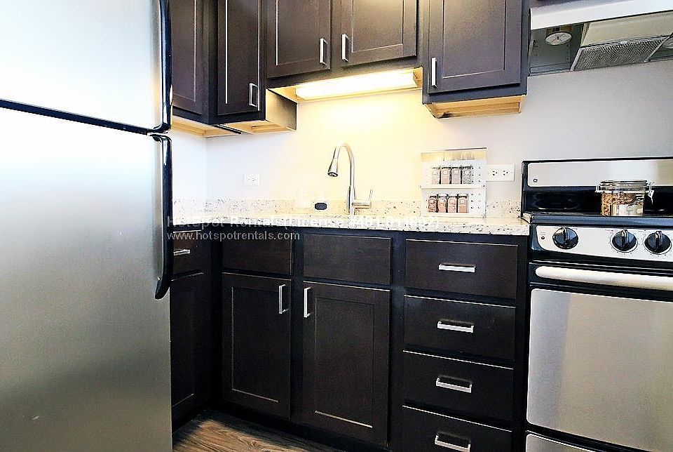 1st image of 322 W Illinois St