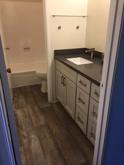 3 bed, 1.5 bath, 1240 sqft, $3,825 — Photo 3