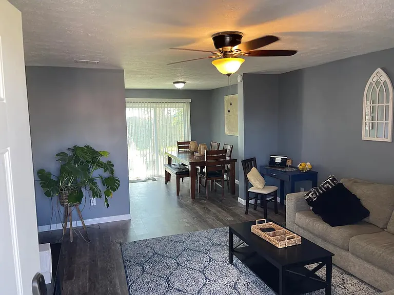 1421 Kraft Ave — Photo 6