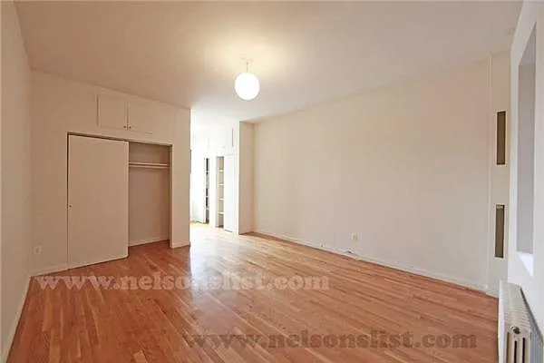 Rented by R New York | media 29