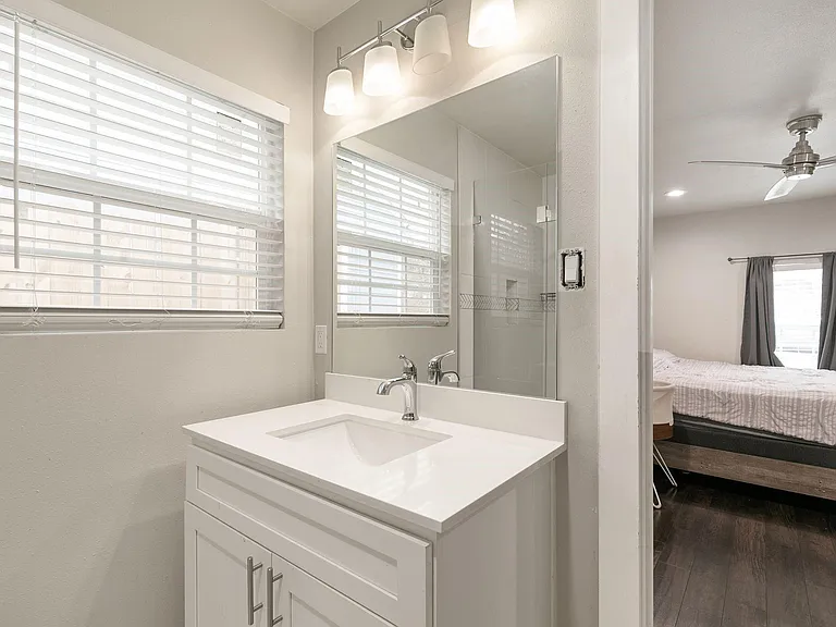 1506 E Waco Ave — Photo 24