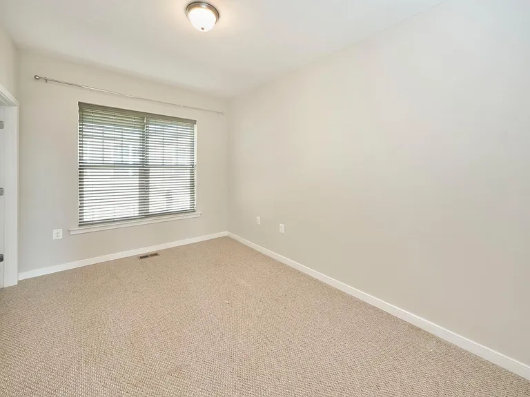 256 Bluemont Branch Ter SE — Photo 54
