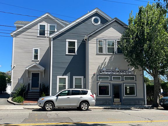 2nd image of 925-927 Massachusetts Ave #6
