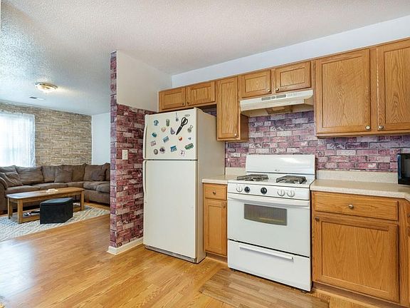 3rd image of 2563 Bates St SE