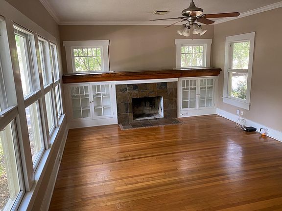 3rd image of 303 Thorman Pl