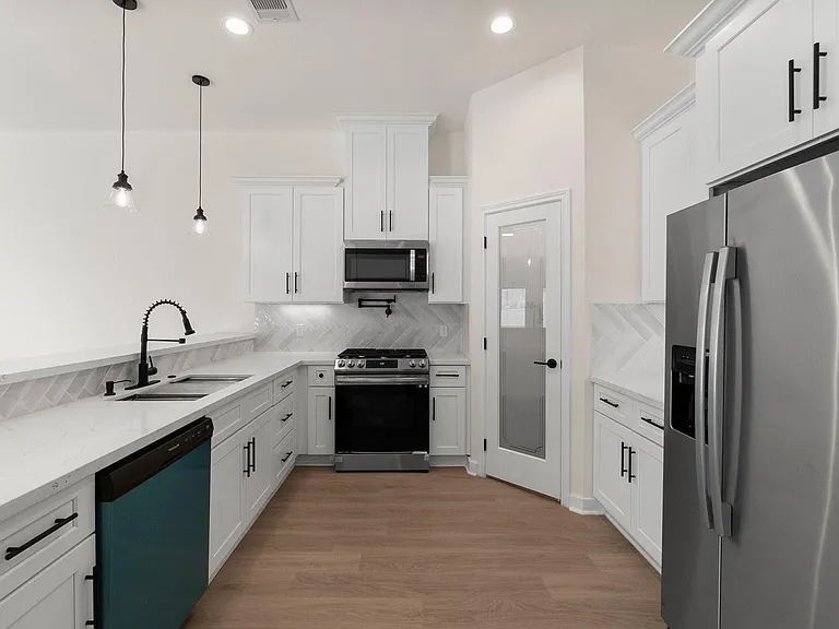 14822 Spica Ct — Photo 11