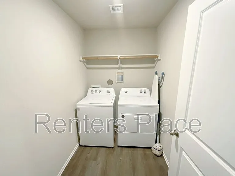 3318 N 23rd West Ave — Photo 15