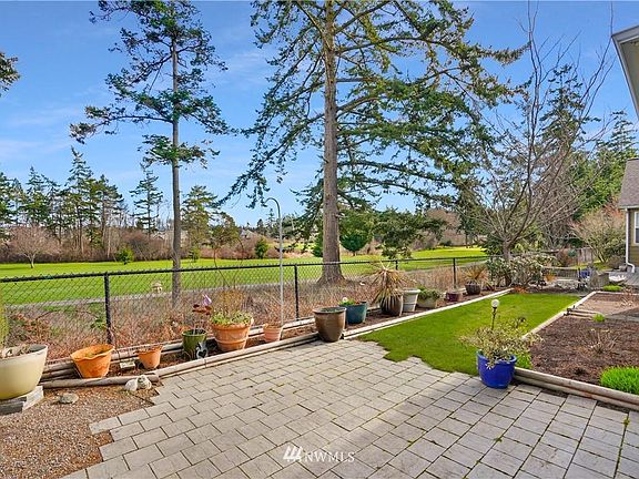 3rd image of 1700 SW Aberdeen Ct