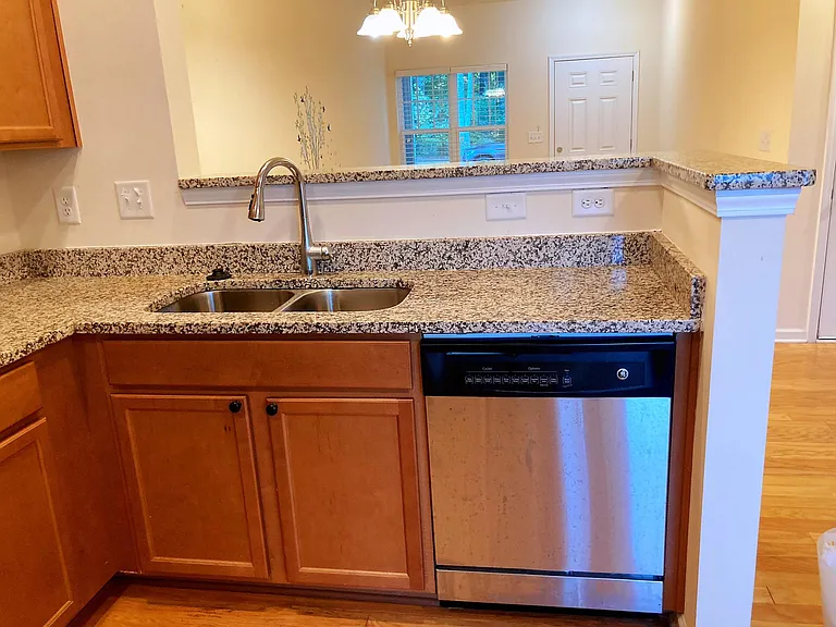 10424 Benfield Rd — Photo 4