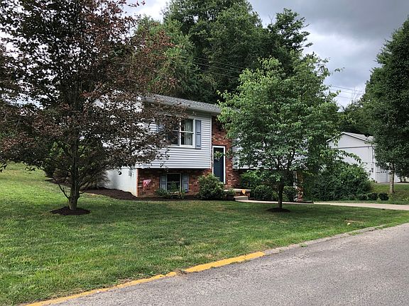 3rd image of 394 Lawnview Dr