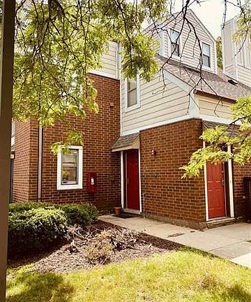2nd image of 535 Donofrio Dr Unit 1