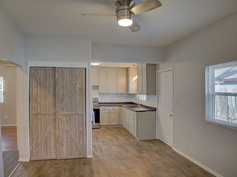 438 S 55th West Ave — Photo 6