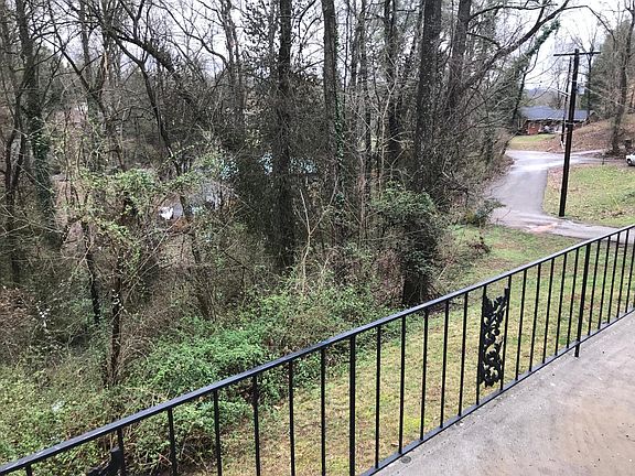 3rd image of 617 Lewallen Ct
