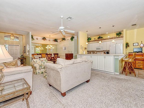 4th image of 9761 Sassafras Ct
