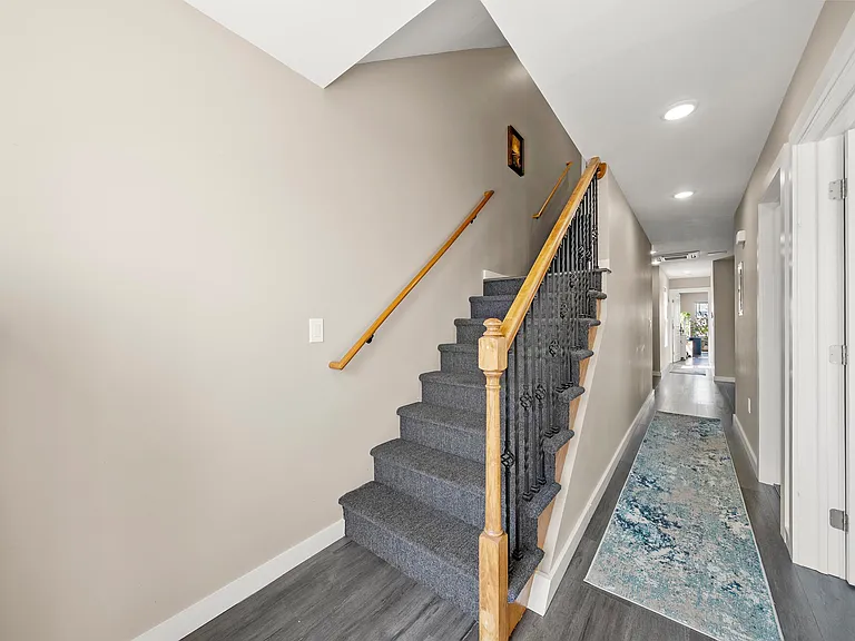 146 Congress St — Photo 15