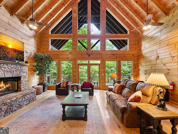 2nd image of 1082 Sunset Rd