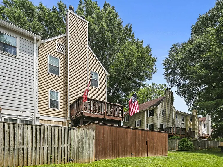1531 Marlborough Ct — Photo 34