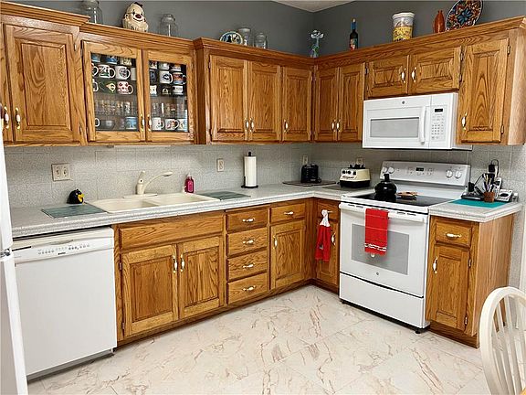5th image of 4310 S Milton Dr