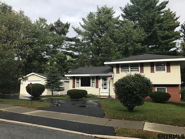 1st image of 58 Outlook Ave