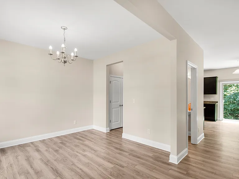 118 Hemlock Green Ln — Photo 10