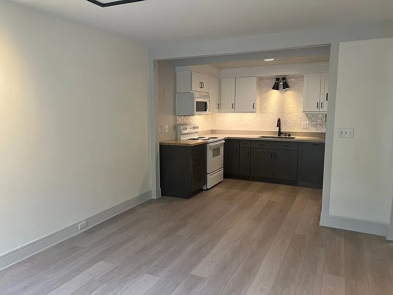 535 20th Ave E #203 — Photo 5