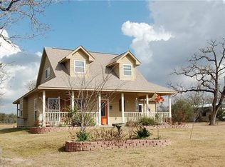 4370 Leslie Rd, Fayetteville, TX 78940