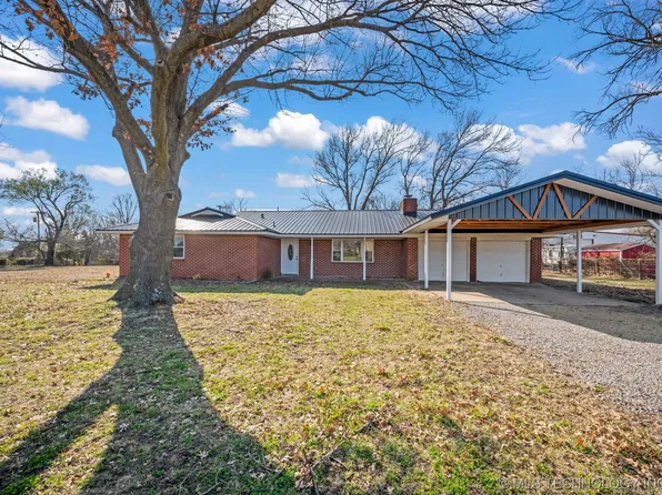 261 S Johnson St, Copan, OK 74022