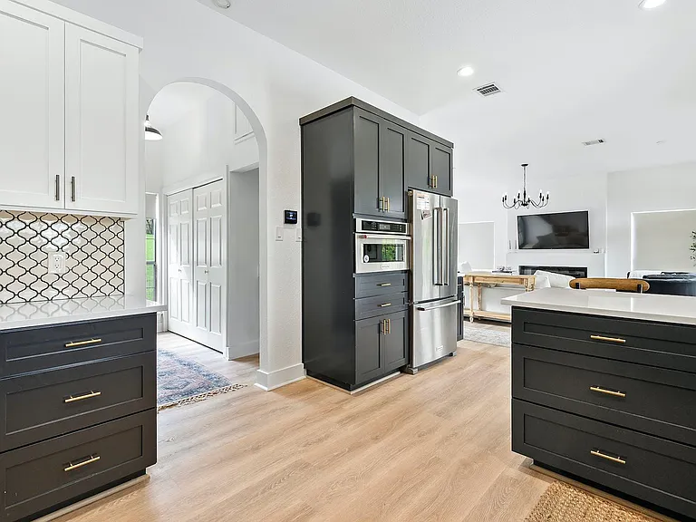 1604 Cliffwood Dr — Photo 16