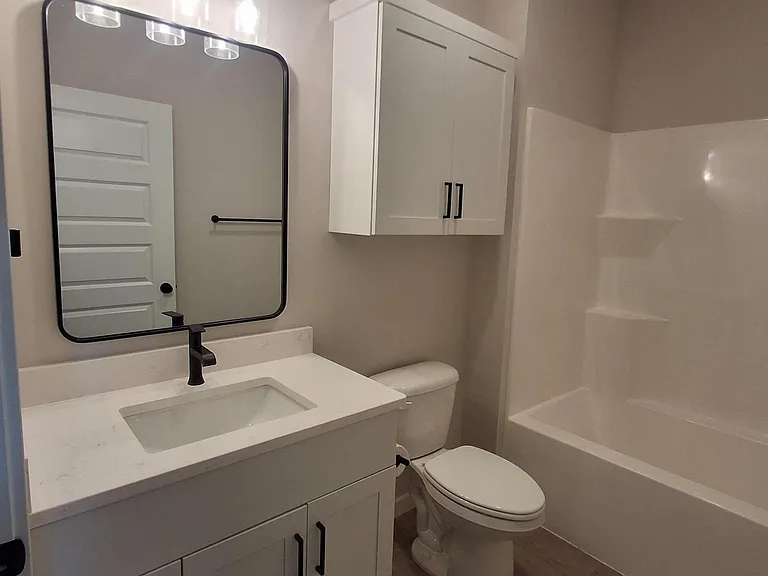 1002 Emilee Ct — Photo 13