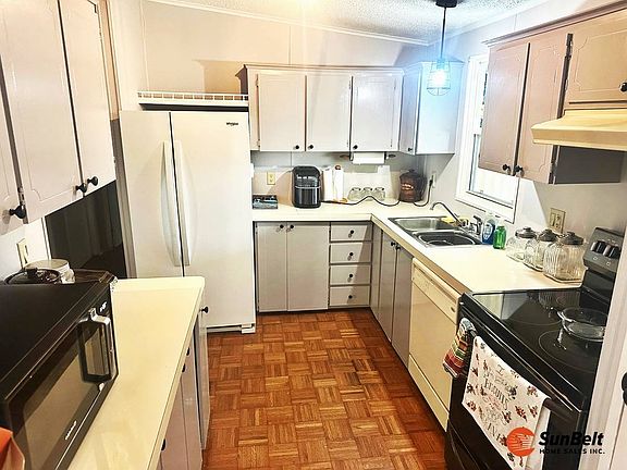 5th image of 1022 Woodside Dr