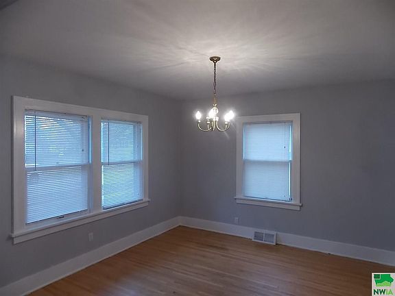 4th image of 3440 Nebraska St